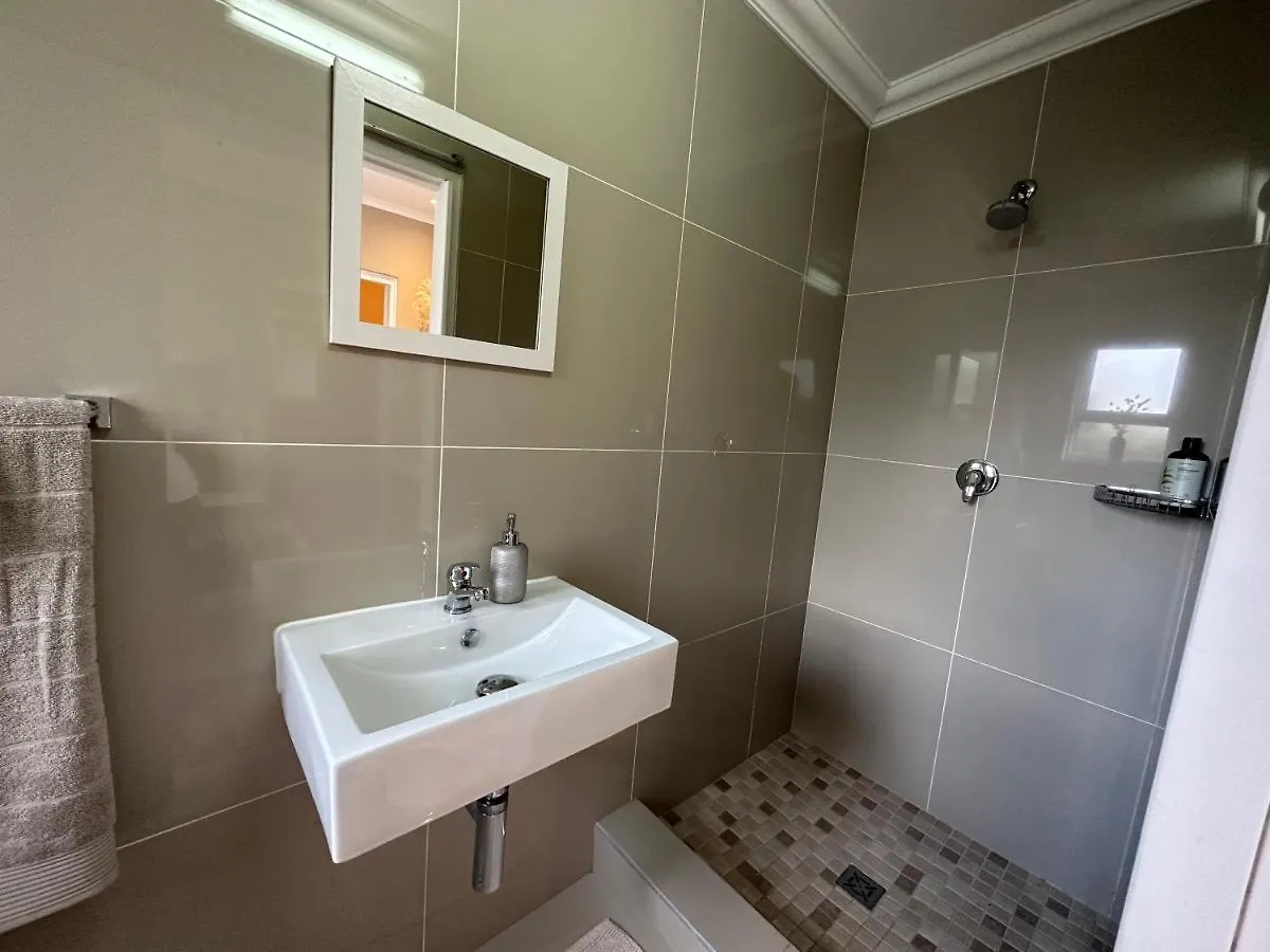 Daire Camellia Cottage - Courtyard Room Cape Town