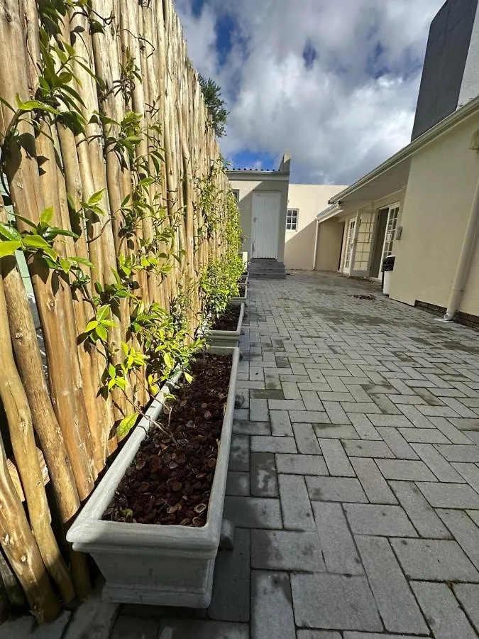 Camellia Cottage - Courtyard Room Cape Town Daire