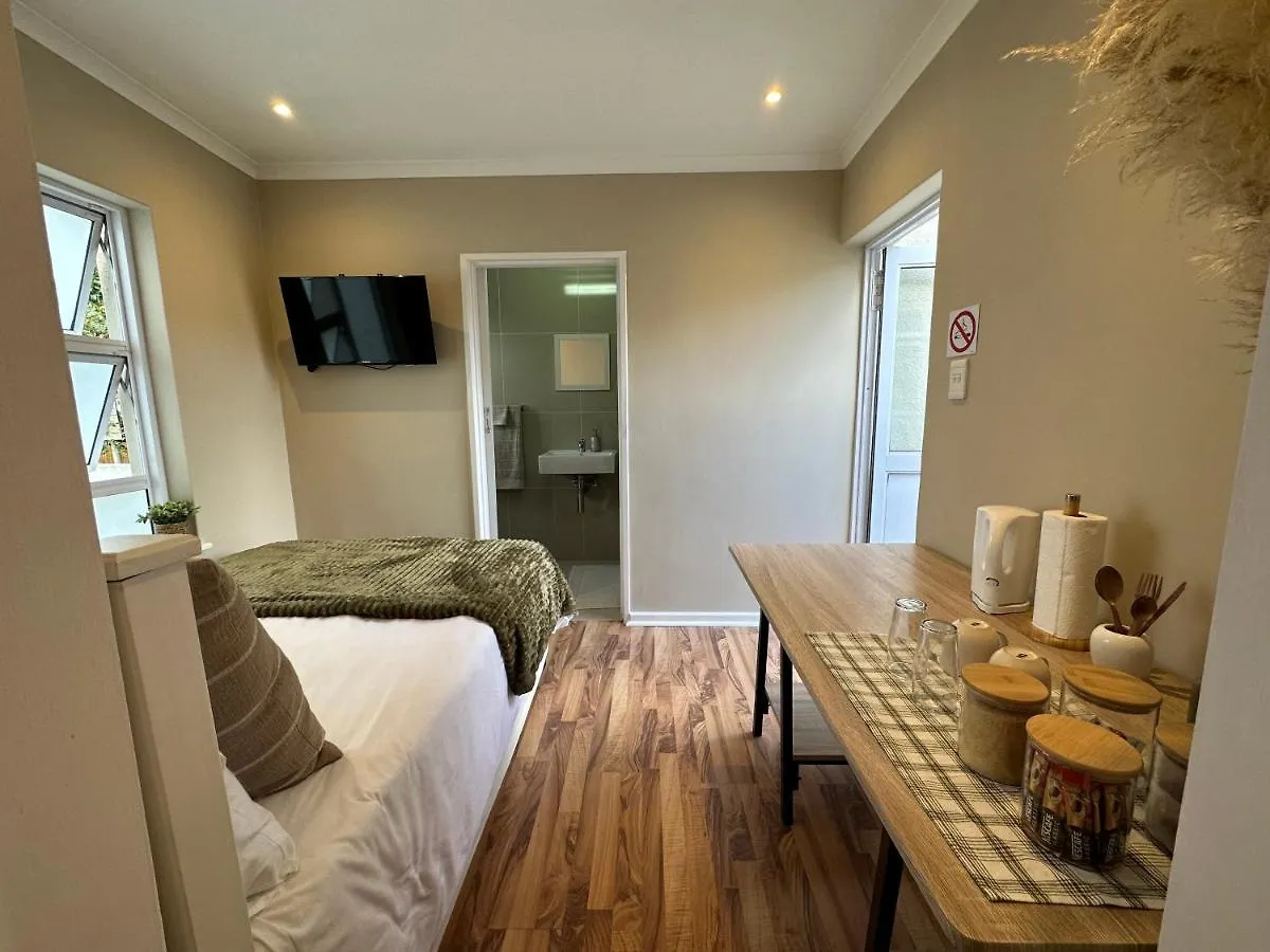 Daire Camellia Cottage - Courtyard Room Cape Town